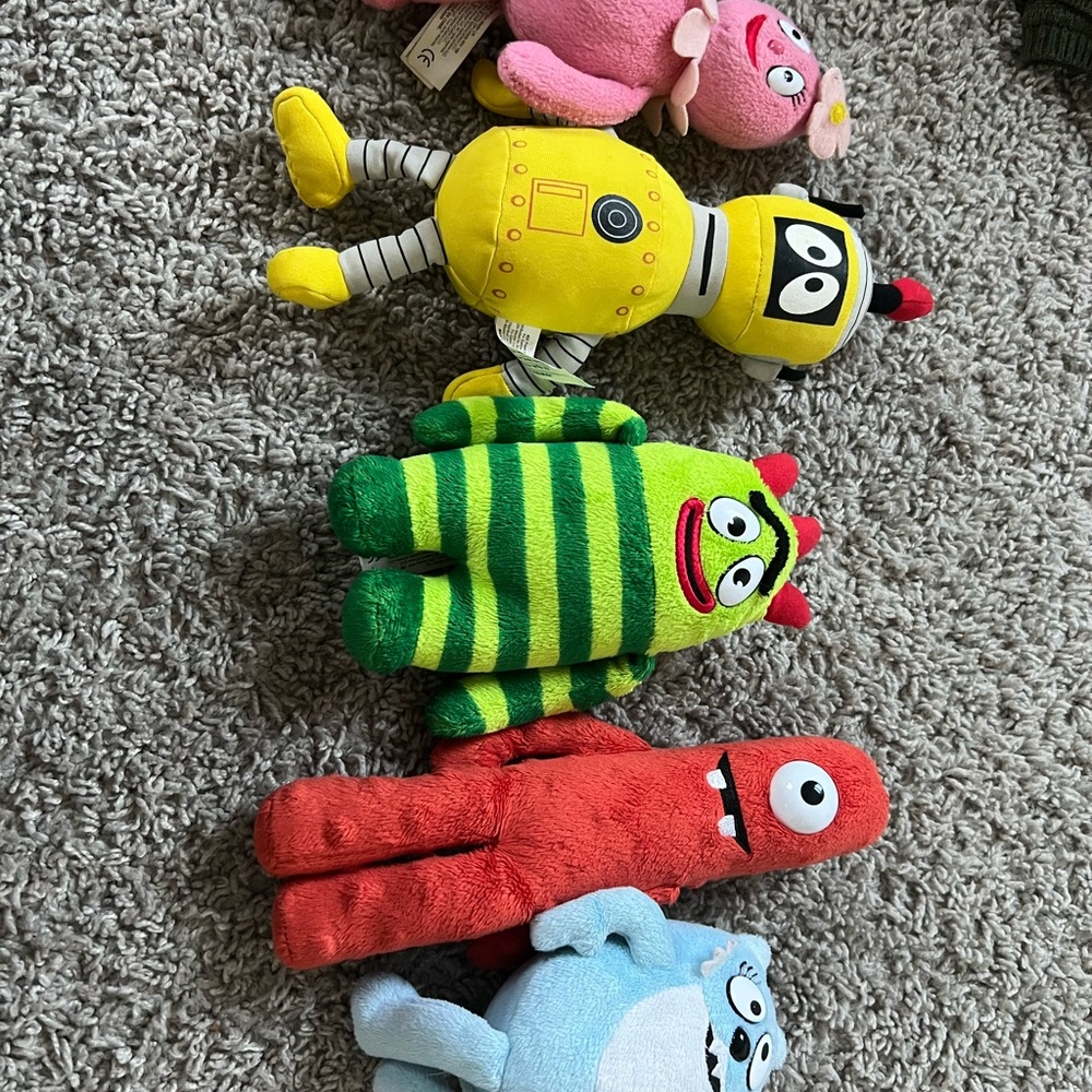Yo Gabba Gabba Plushies in great condition.